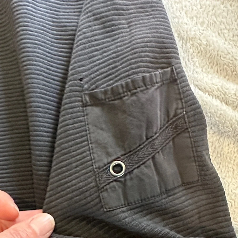 NWOT -FP Movement- Black Ribbed Women's cropped Sweater size XS - Picture 7 of 9